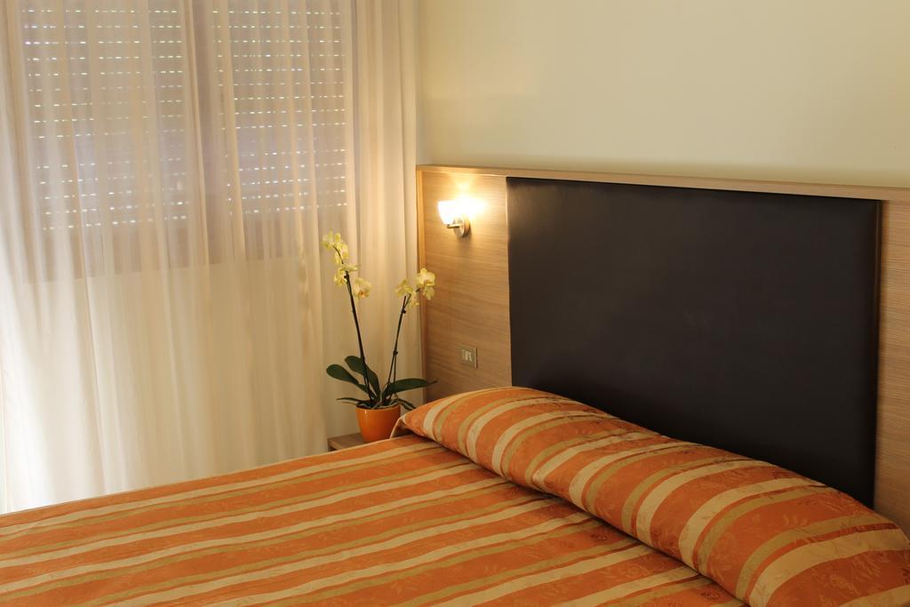 לידו די קלאסה Hotel Astor B&B חדר תמונה