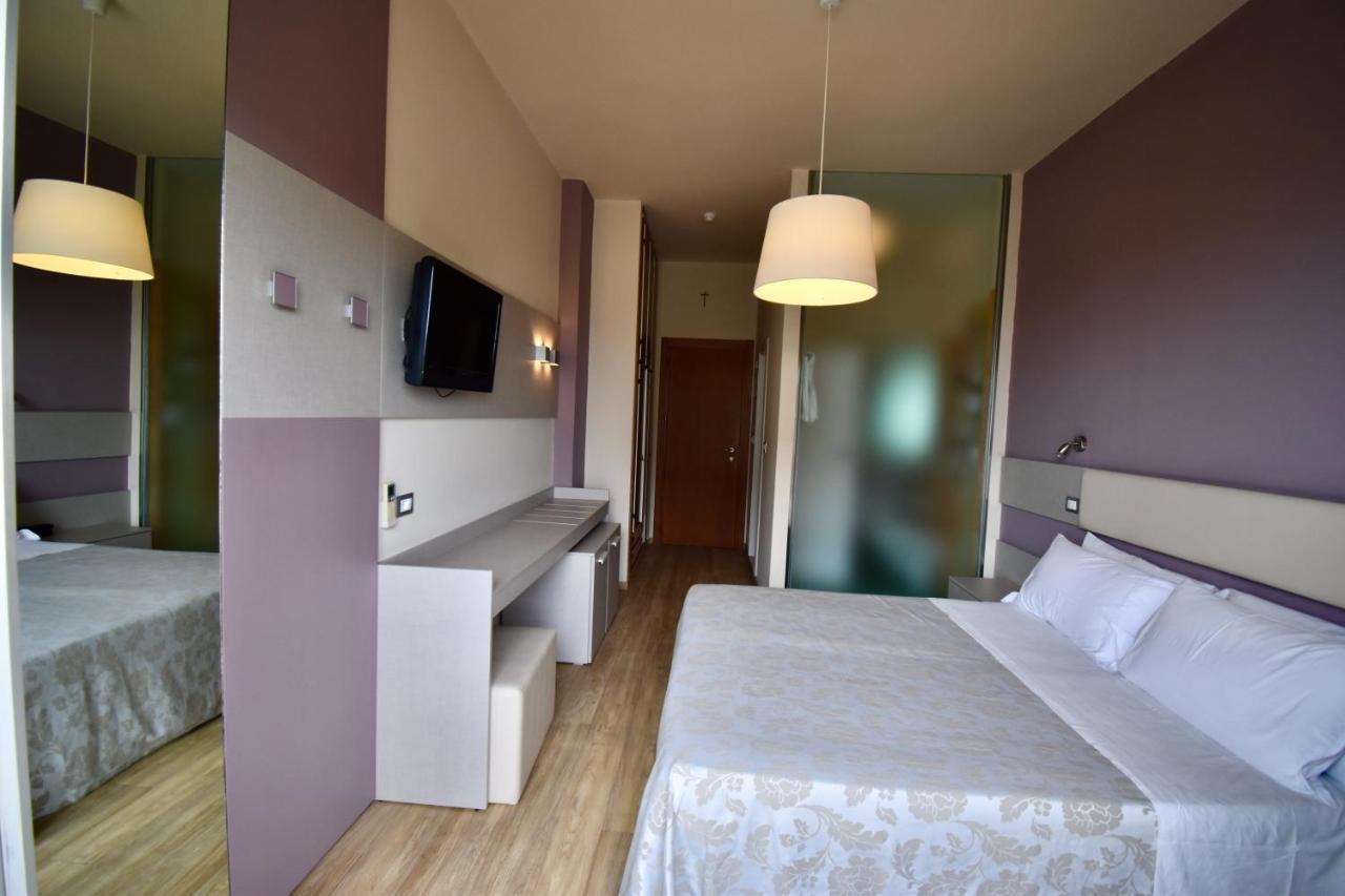 לידו די קלאסה Hotel Astor B&B מראה חיצוני תמונה