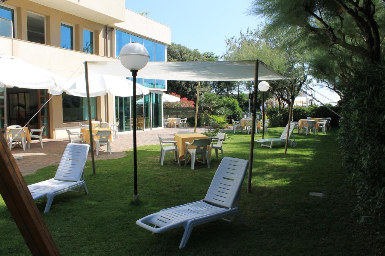 לידו די קלאסה Hotel Astor B&B מראה חיצוני תמונה