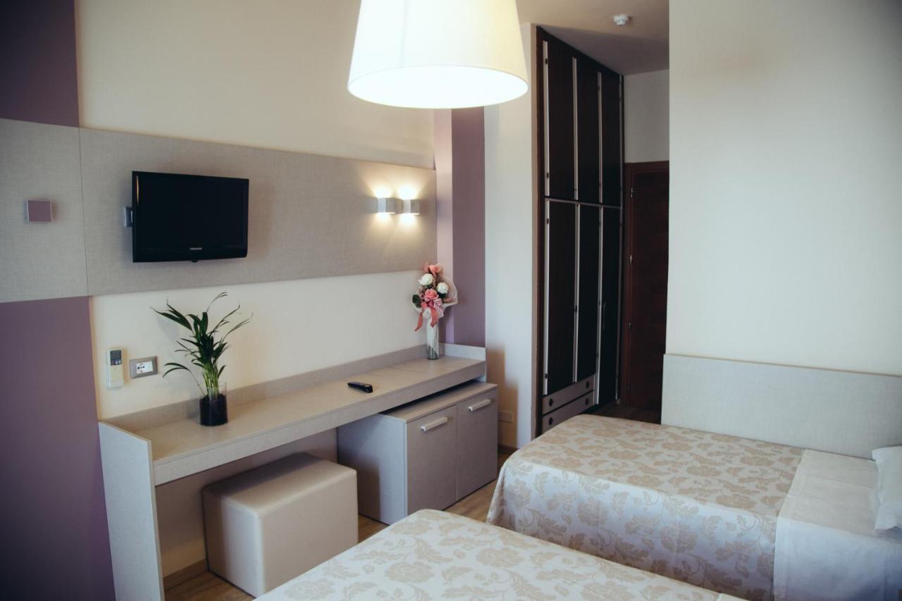 לידו די קלאסה Hotel Astor B&B מראה חיצוני תמונה