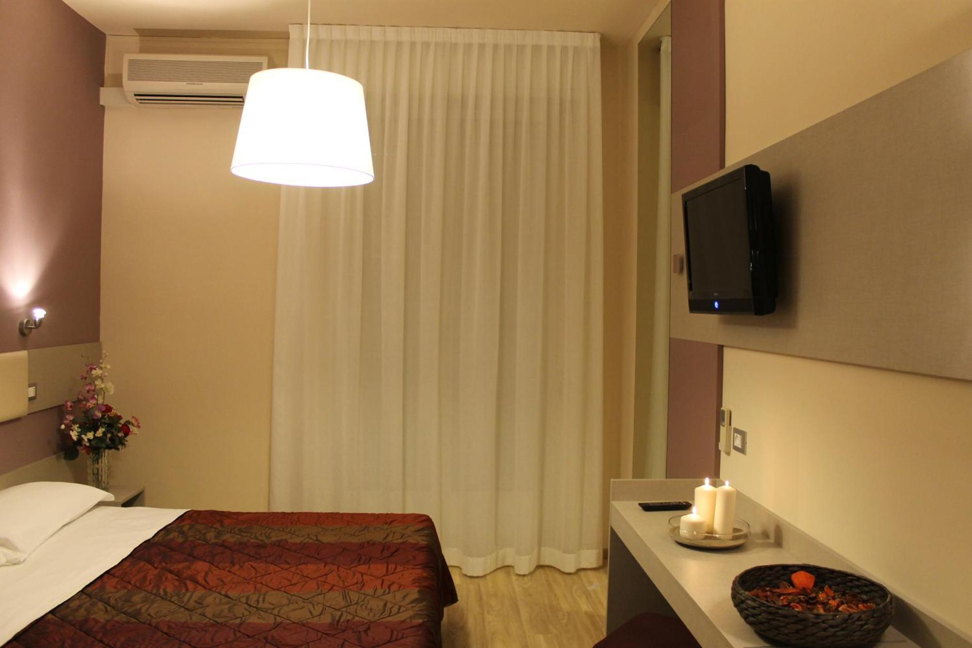 לידו די קלאסה Hotel Astor B&B מראה חיצוני תמונה