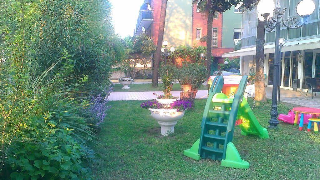 לידו די קלאסה Hotel Astor B&B מראה חיצוני תמונה