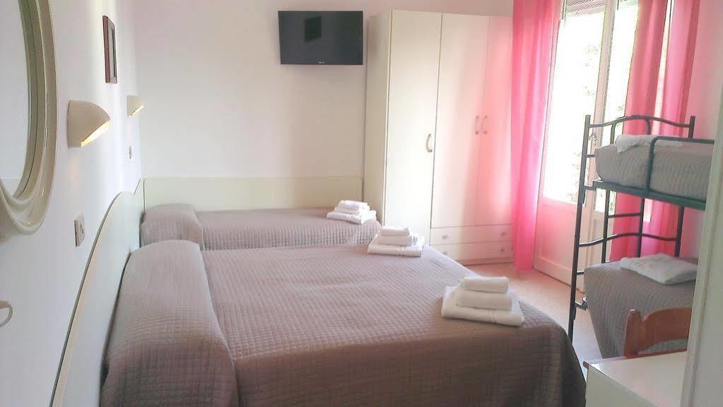 לידו די קלאסה Hotel Astor B&B מראה חיצוני תמונה
