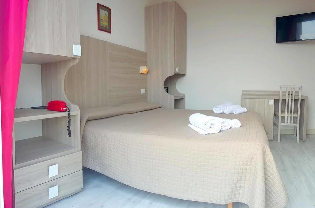 לידו די קלאסה Hotel Astor B&B מראה חיצוני תמונה