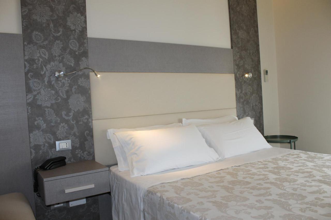 לידו די קלאסה Hotel Astor B&B מראה חיצוני תמונה